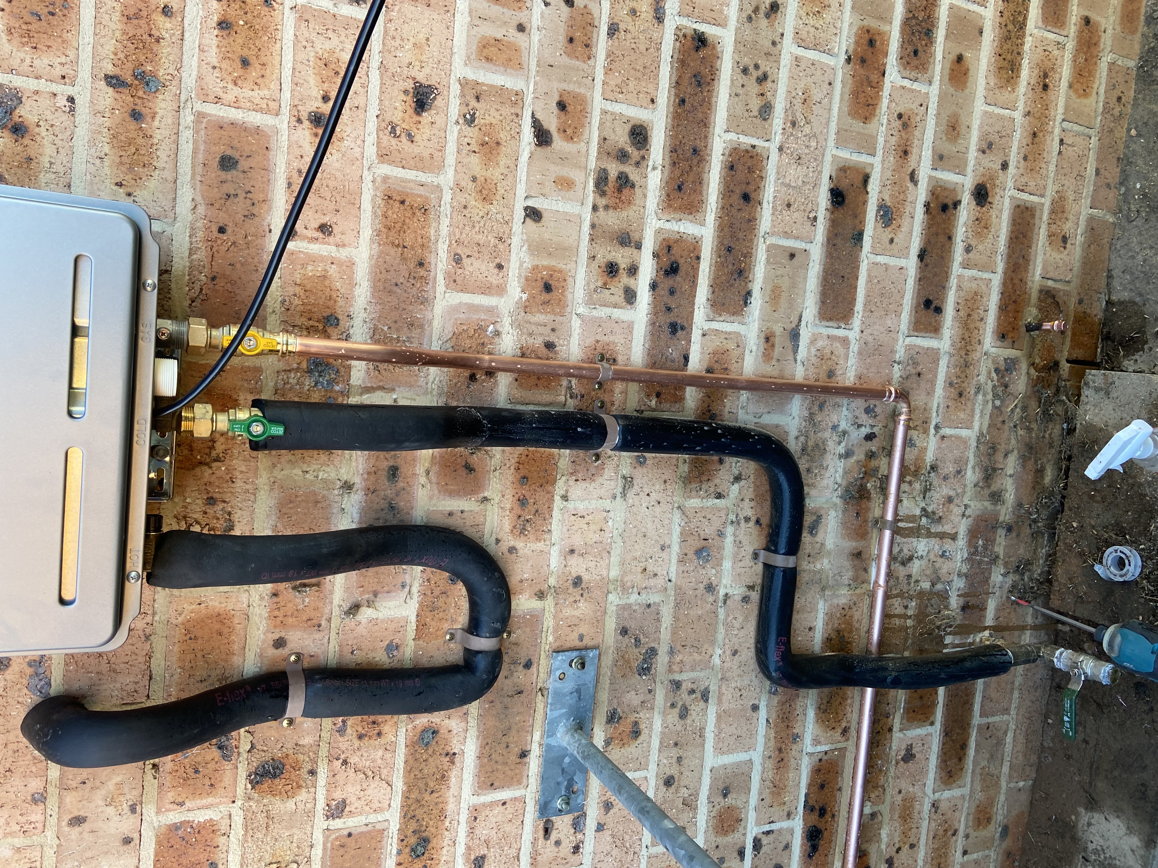 continous flow HWS installation